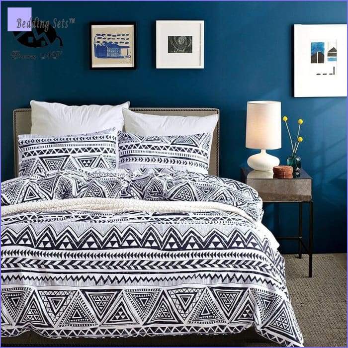 Back and White Boho Bedding Set