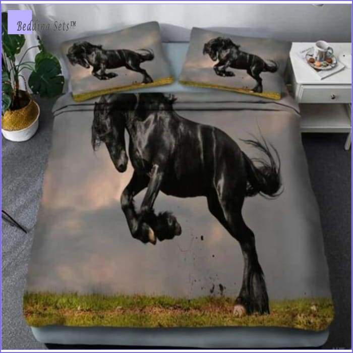 Elegant Black Horse Bedding Set